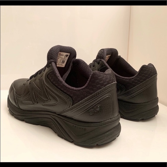 New Balance - Picture 4 of 9